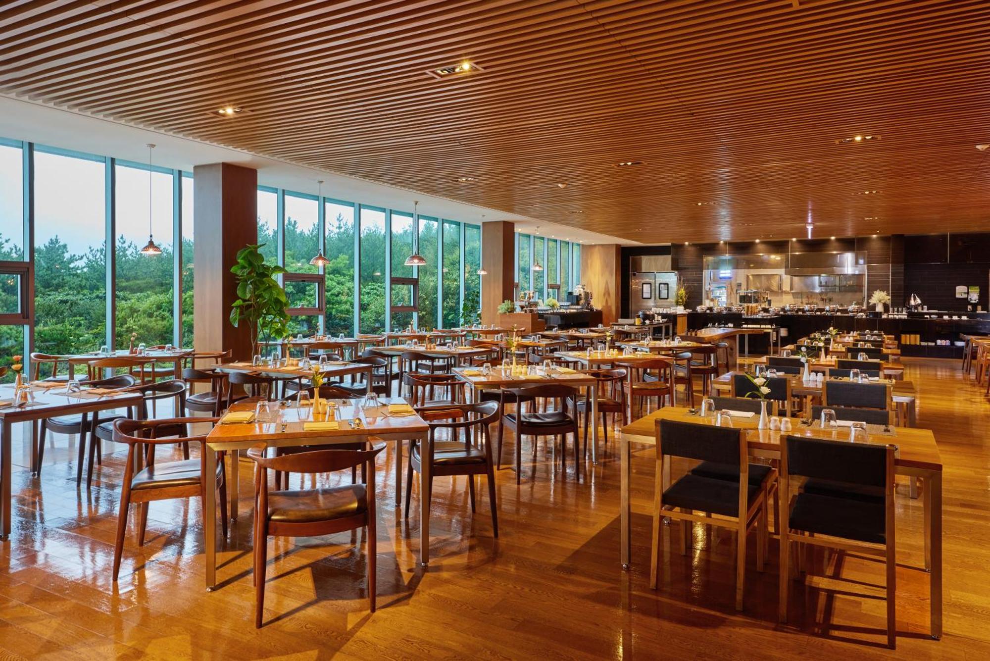 We Hotel Jeju Seogwipo Eksteriør billede