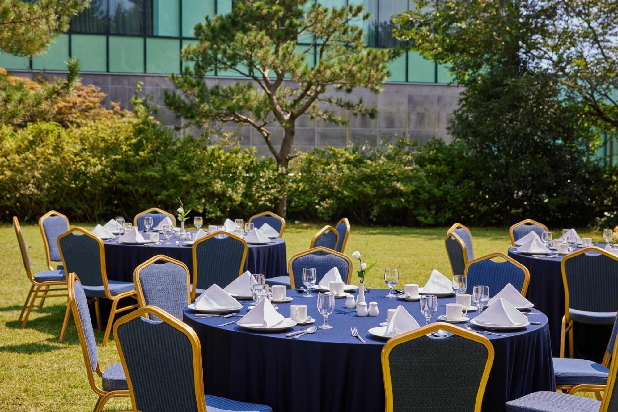 We Hotel Jeju Seogwipo Eksteriør billede
