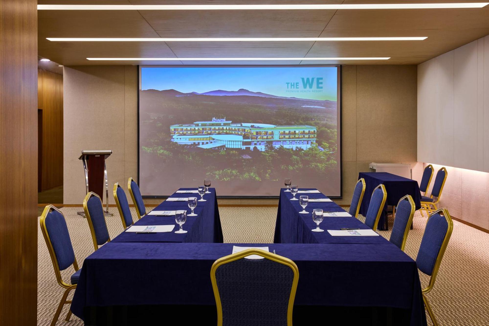 We Hotel Jeju Seogwipo Eksteriør billede