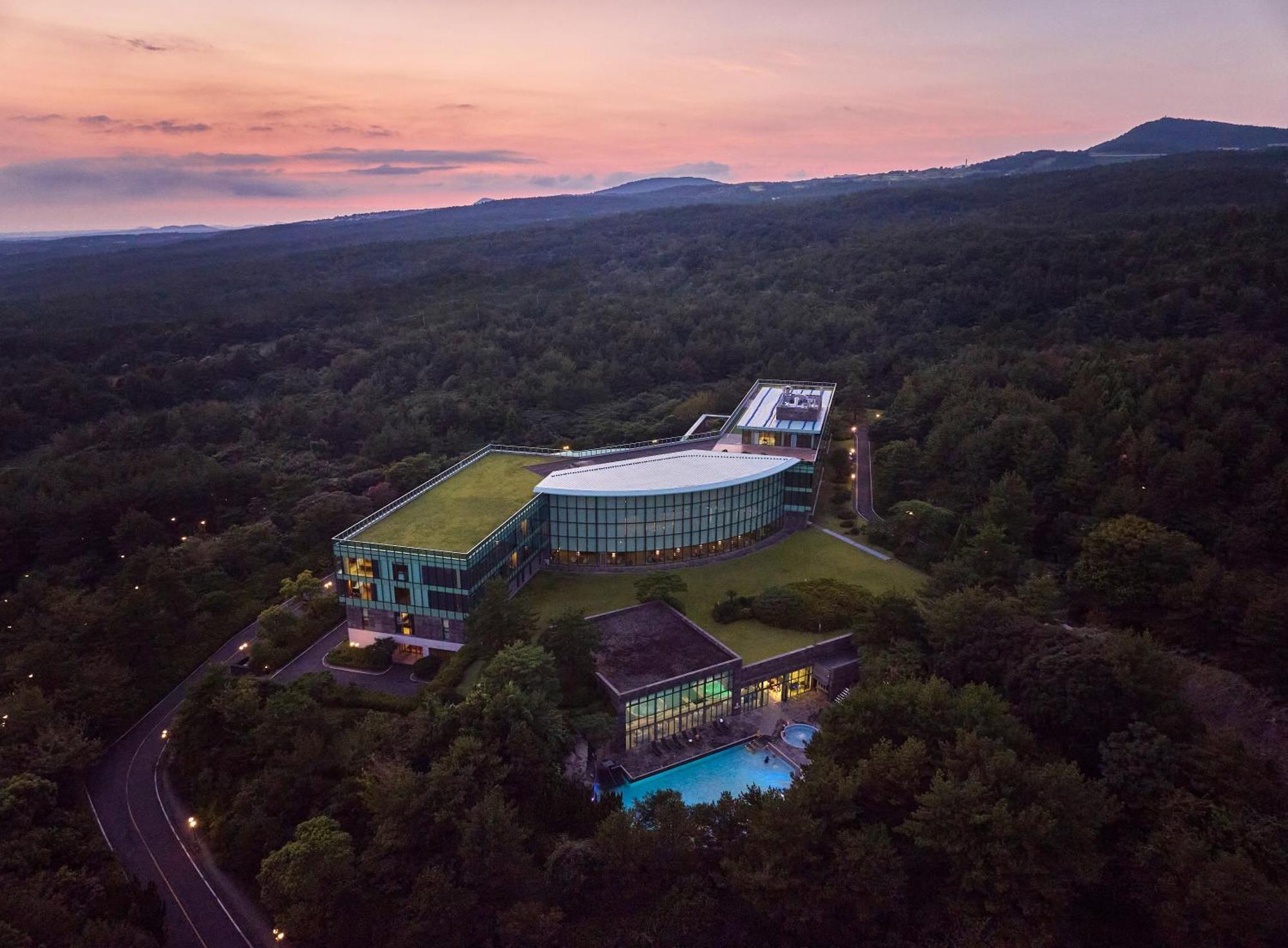 We Hotel Jeju Seogwipo Eksteriør billede