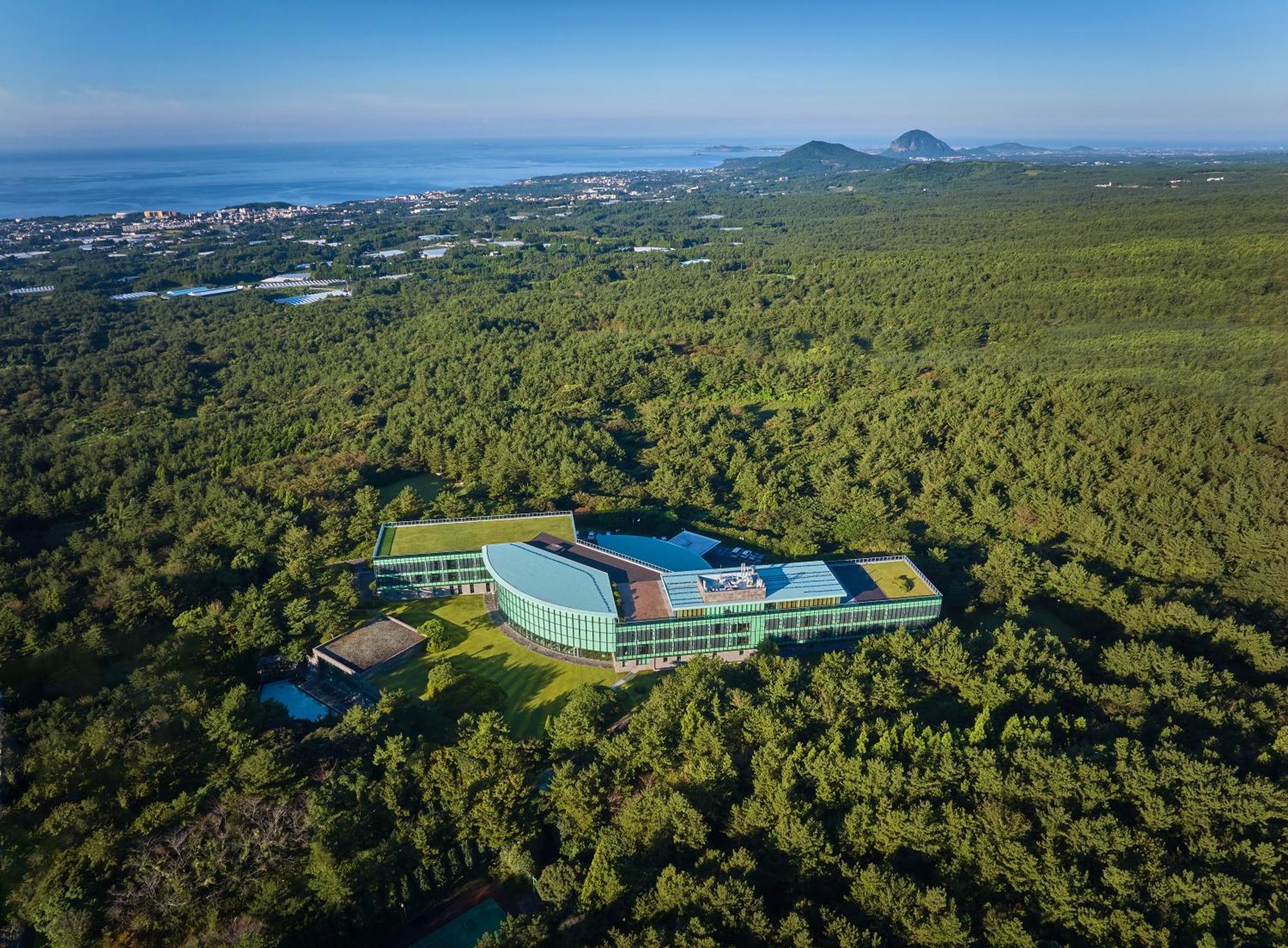 We Hotel Jeju Seogwipo Eksteriør billede