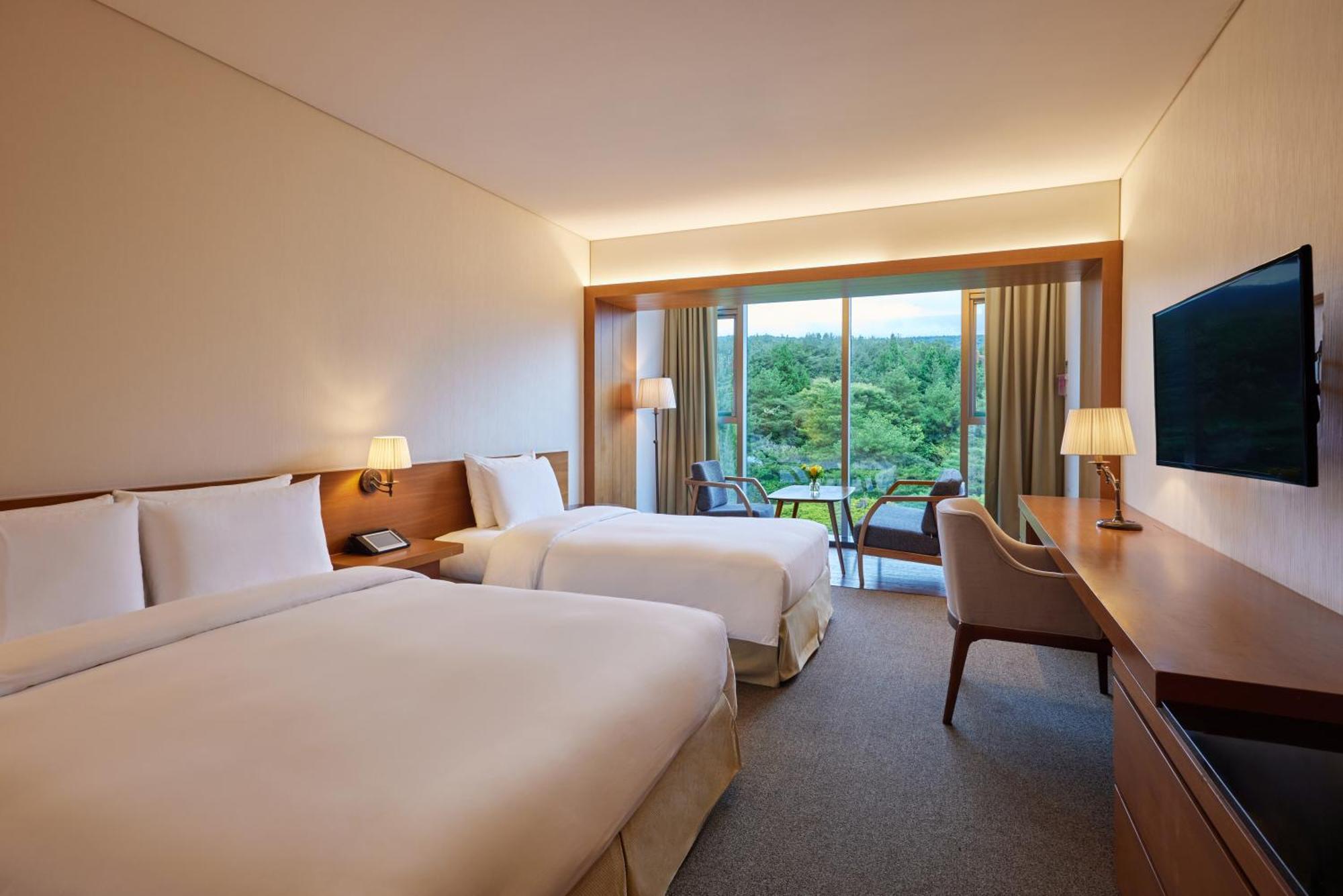 We Hotel Jeju Seogwipo Eksteriør billede